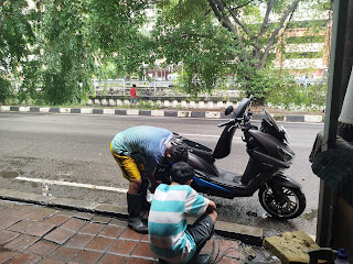 TOUCHLESS WASH