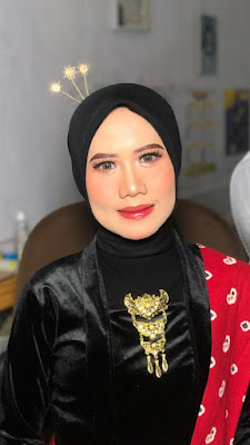 Triharyatins MUA ( make up artist )