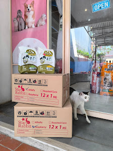 Tujuhbelas petshop
