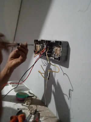 Tukang listrik pondok gede bekasi ,dgn kunjungan 50rb listrik nya bisa normal lagi