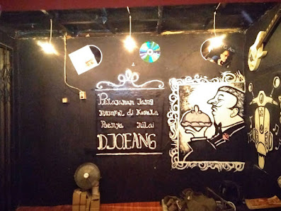 Turbat's Cafe ( Turunan jembatan) cafe ala klasik