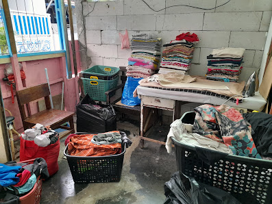 UNA LAUNDRY