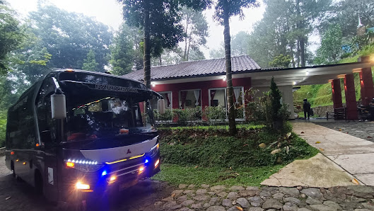 VILLA MAROON