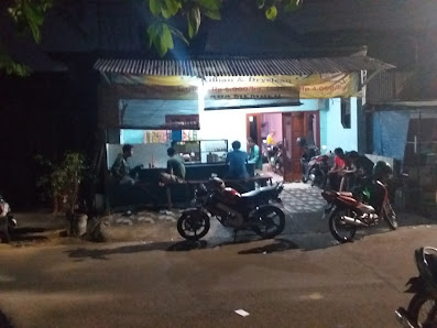 WARDOS CAFE