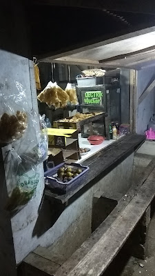 Warung kopi ibu iom