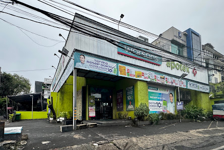 Watsons Radio Dalam Street