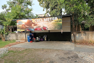 Wet Wet Wet " Cuci Motor "