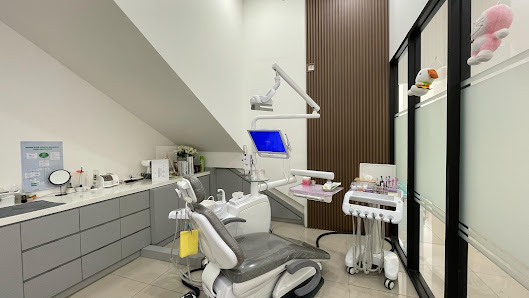 Yanda Dental Care | Spesialis Ortodonsia | Dokter Gigi Cakung