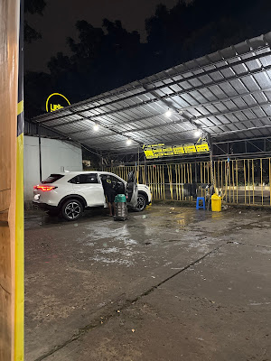 Yellow Car Wash Lebak Bulus