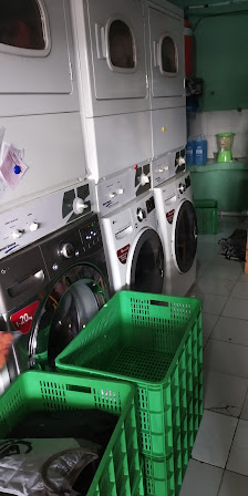 Yulia Laundry Kiloan Satuan Sepatu Premium