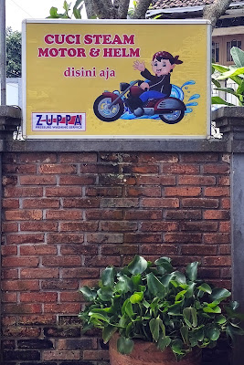 Zuppa Cuci Steam Motor & Helm